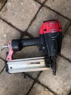 :nietmachine pneumatische spijkermachine, Doe-het-zelf en Verbouw, Gereedschap | Handgereedschap, Ophalen of Verzenden, Gebruikt