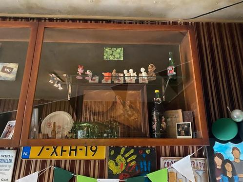 Café-pronkstukken vitrine hangkast – robuust en karaktervol, Huis en Inrichting, Kasten | Vitrinekasten, Ophalen