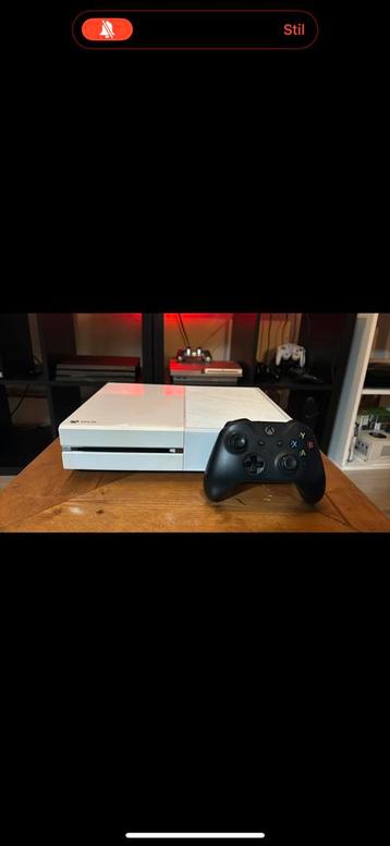 XBOX ONE 500GB Blanche edition + FALLOUT 4  beschikbaar voor biedingen
