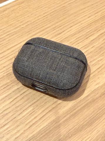 AirPods Pro 1 + Incase hoesje beschikbaar voor biedingen