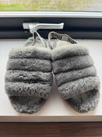 Grijze UGG Fluff Yeah Slippers Maat 39, Slippers, UGG, Ophalen of Verzenden, Grijs
