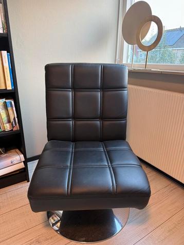 Zwart Draaibaar Stoeltje relax feautuil beschikbaar voor biedingen