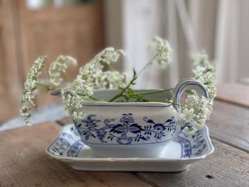 Vintage sauskom / saus kom. Wit met blauwe bloemen. beschikbaar voor biedingen