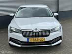 Skoda Superb 1.4 TSI iV Business Edition Plus BOMVOL, Gebruikt, 4 cilinders, Adaptive Cruise Control, Wit