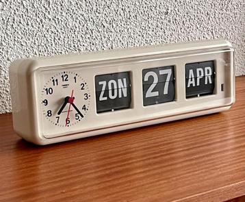 Twemco bureau/wandklok  beschikbaar voor biedingen