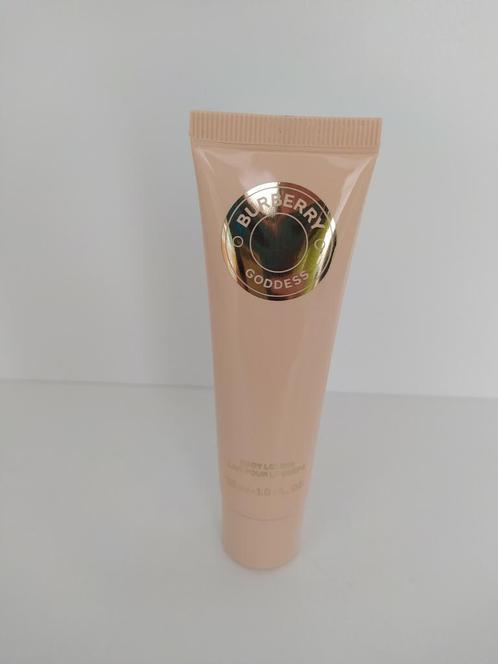 Nieuw Burberry Goddess Bodylotion 30 ml, Sieraden, Tassen en Uiterlijk, Uiterlijk | Lichaamsverzorging, Nieuw, Bodylotion, Crème of Olie