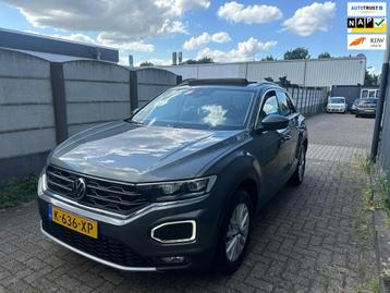 Volkswagen T-Roc 1.5 TSI Style Business PANO/ VIRTUAL COCKPI beschikbaar voor biedingen