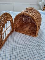 Te koop klein poezenmandje, Ophalen of Verzenden, Gebruikt, Riet