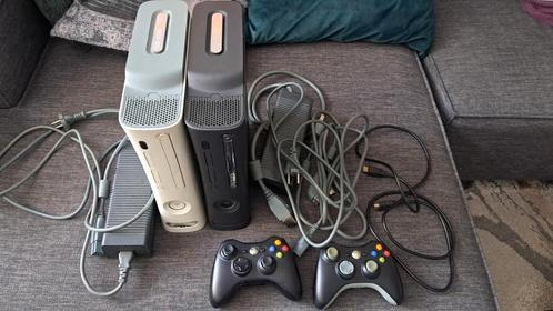 xbox 360 elite & xbox 360 arcade., Spelcomputers en Games, Spelcomputers | Xbox 360, Gebruikt, 120 GB, Met 2 controllers, Ophalen of Verzenden