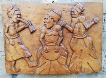 Houtsnijwerk, plaquette. Hardhout. Afrika. Sign. 33/24 cm.  beschikbaar voor biedingen