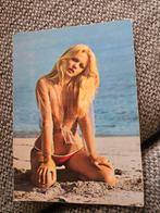 Pin up - Vrouw op Strand, Ophalen of Verzenden, 1960 tot 1980, Gelopen