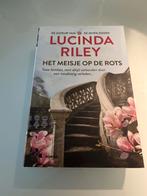 Het meisje op de rots - Lucinda Riley, Boeken, Ophalen of Verzenden, Zo goed als nieuw, Nederland