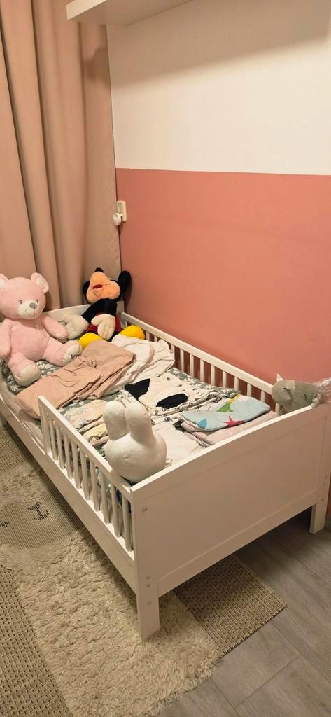 Peuterbed met matras, dekbed en beddengoed, Kinderen en Baby's, Kinderkamer | Bedden, Zo goed als nieuw, 140 tot 160 cm, 70 tot 85 cm