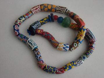 Etnische Krobo ketting grote zware poederglas kralen. beschikbaar voor biedingen
