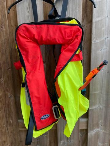 KRU. LIFE.  JACKET.  ISO. (NIEUW) beschikbaar voor biedingen