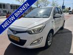 Hyundai i20 1.2i i-Deal navigatie airco apk (bj 2013), Euro 5, Gebruikt, Zwart, 4 cilinders