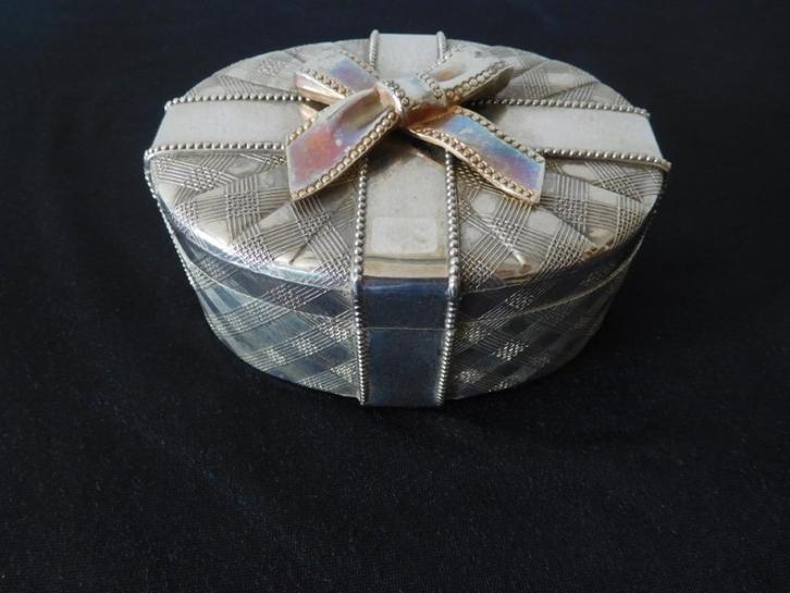 Antiek Vintage Sierdoosje verzilverd zink in zware, Antiek en Kunst, Antiek | Woonaccessoires, Ophalen