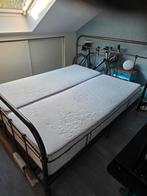 Koperkleurig metalen bed 160 met 2 goede matrassen, Huis en Inrichting, Ophalen, Gebruikt, Eenpersoons, Wit