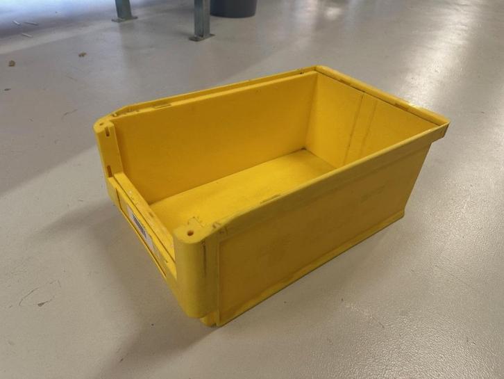 Stapelbak magazijnbakken geel 50 cm - 30 stuks, Doe-het-zelf en Verbouw, Kratten en Dozen, Gebruikt, Overige typen, Minder dan 50 cm