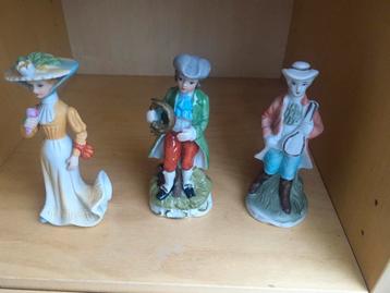 3 verschillende biscuit beeldjes beschikbaar voor biedingen