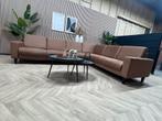 Industriële Hoekbank Nyborg - Cognac - 318 x 248, Huis en Inrichting, Banken | Bankstellen, -, Elektrische uitschuifbare lounge industrieel hoekbank cognac
