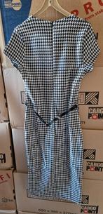 Pied de poule jurk maat 14 van vintage chic, Kleding | Dames, Ophalen of Verzenden, Nieuw, Zwart, Onder de knie