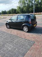 Daihatsu Sirion 1.0 51KW 2008 Zwart, Auto's, Daihatsu, Voorwielaandrijving, Stof, Zwart, Handgeschakeld