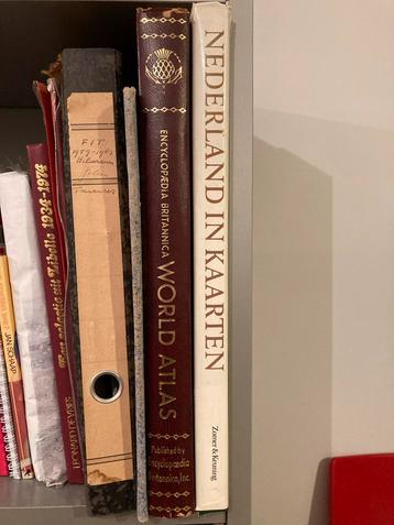 Nederland in Kaarten Atlas, world, encyclopedia britannica beschikbaar voor biedingen