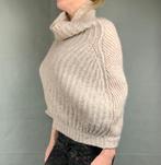 Humanoid gebreide / wollen poncho one size beige, Kleding | Dames, Maat 38/40 (M), Humanoid, Beige, Ophalen of Verzenden