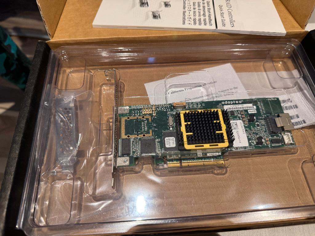 T.E.A.B. RAID-controller Adaptec ASR-2405, Ophalen of Verzenden, Zo goed als nieuw, Intern, Adaptec