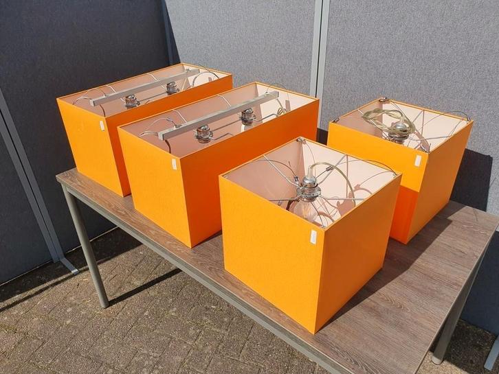 BOOPS hanglamp oranje (vierkant), Huis en Inrichting, Lampen | Hanglampen, Zo goed als nieuw, Minder dan 50 cm, Ophalen of Verzenden