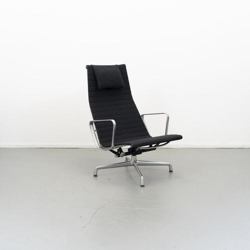 2x Vitra Eames EA 124 Zwart Hopsak - Gepolijst Aluminium, Huis en Inrichting, Fauteuils, Zo goed als nieuw, Metaal, Stof, Ophalen of Verzenden