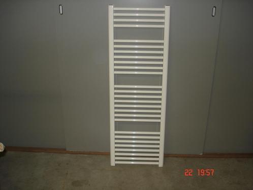 Handdoek radiator 133 cm hoog x 450 cm breed in het wit 601W, Huis en Inrichting, Woonaccessoires | Overige, Nieuw, Ophalen of Verzenden