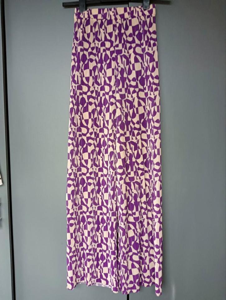 Zeer soepelvallende wijde broek mt XS van Monki, paars/crème, Kleding | Dames, Broeken en Pantalons, Zo goed als nieuw, Maat 34 (XS) of kleiner