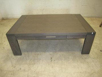 Moderne eiken fineer salontafel beschikbaar voor biedingen