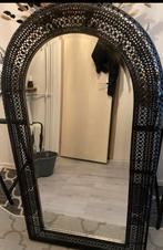 Grote decoratieve spiegel met zwarte lijst, Ophalen of Verzenden, Zo goed als nieuw, 75 tot 100 cm, Overige vormen