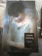 Camilla Läckberg - Zusje, Ophalen of Verzenden, Zo goed als nieuw, Europa overig