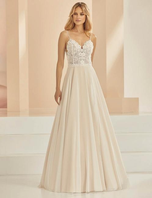 Tweedehands Bianco Evento Melanie trouwjurk blush maat 36 38, Kleding | Dames, Trouwkleding en Trouwaccessoires, Zo goed als nieuw