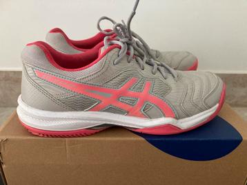 Mooie Asics tennisschoenen, maat 42,5 beschikbaar voor biedingen
