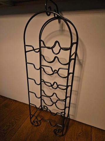 Metalen wijnrek voor 12 flessen beschikbaar voor biedingen