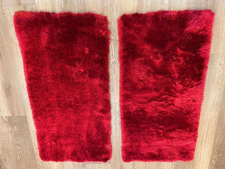 2 prachtige rode tapijten 60x120 cm € 9,95 voor beiden, Huis en Inrichting, Stoffering | Tapijten en Kleden, Ophalen of Verzenden