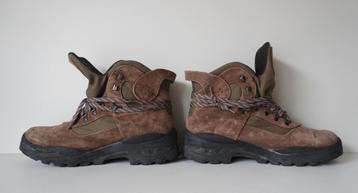 Salomon bergschoenen suede bruin 45 als Quest beschikbaar voor biedingen