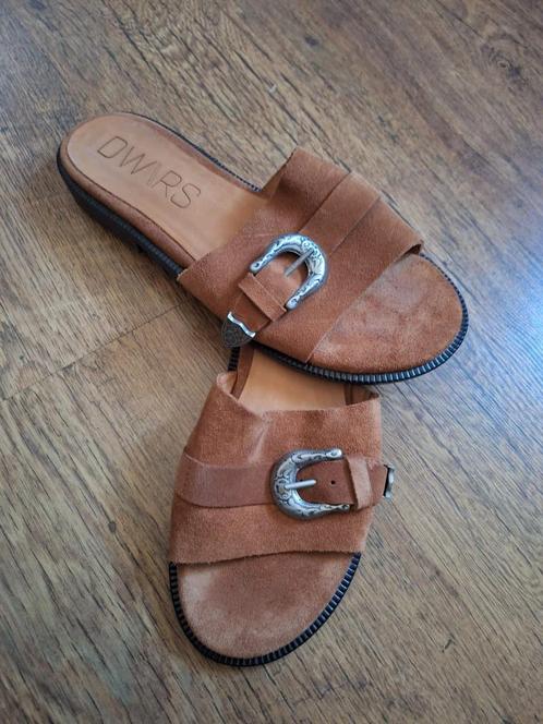 ZGAN bruin suede leren slippers/muiltjes van DWRS, maat 39, Kleding | Dames, Schoenen, Zo goed als nieuw, Slippers, Bruin, Ophalen of Verzenden