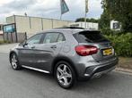 Mercedes-Benz GLA 200 AMG 156PK Automaat•Pano, Auto's, Stof, Gebruikt, 715 kg, 1595 cc