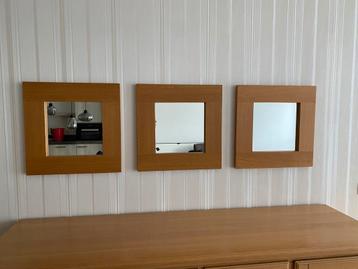 3 spiegels met rand beschikbaar voor biedingen