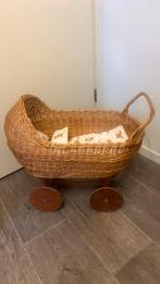 Rieten poppenwagen, Kinderen en Baby's, Speelgoed | Poppen, Ophalen, Zo goed als nieuw, Babypop