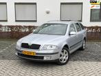 Skoda Octavia Combi 1.8 TSI Elegance Attractive Business NAP, Voorwielaandrijving, 65 €/maand, Stof, Zwart