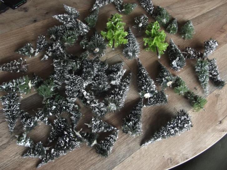 DENNENBOOMPJES HO BESNEEUWD, Hobby en Vrije tijd, Modeltreinen | H0, Gebruikt, Natuur, Gelijkstroom of Wisselstroom, Overige merken