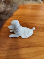 Vintage Witte Porseleinen Poedel Beeldje - Ligpositie, ., Ophalen of Verzenden, Zo goed als nieuw, .