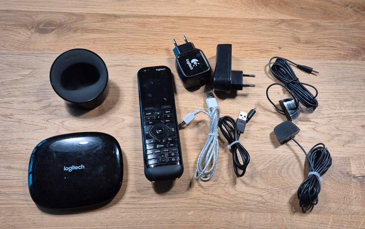 Logitech Harmony Elite Set - Complete Set, Audio, Tv en Foto, Afstandsbedieningen, Gebruikt, Universeel, Dvd, Game console, Mediaspeler